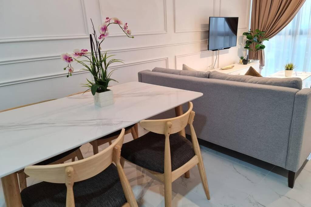 Mizrai Troika Homestay With Kota Bharu City View Bagian luar foto