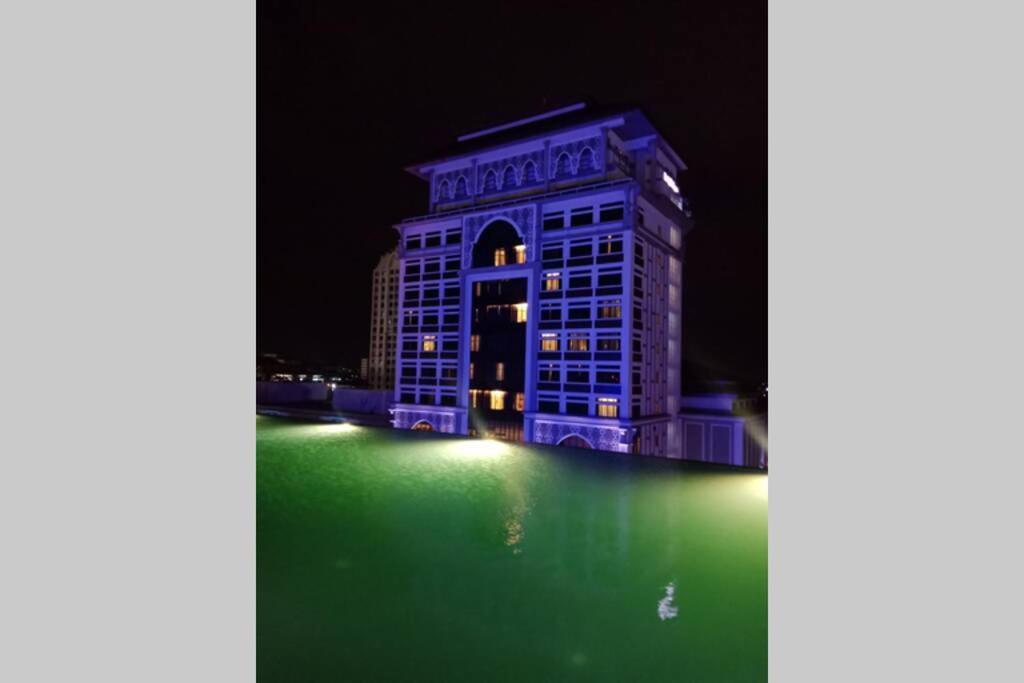 Mizrai Troika Homestay With Kota Bharu City View Bagian luar foto