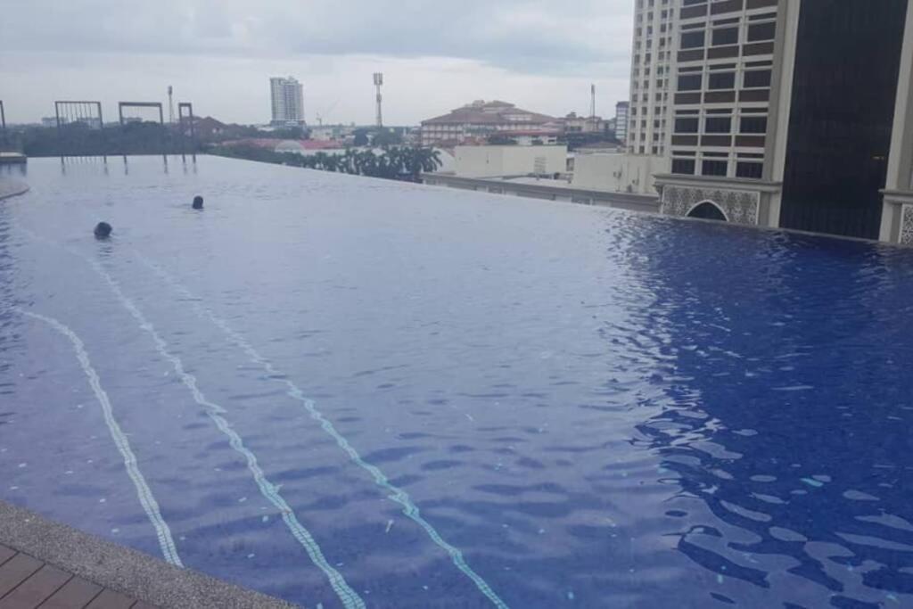 Mizrai Troika Homestay With Kota Bharu City View Bagian luar foto